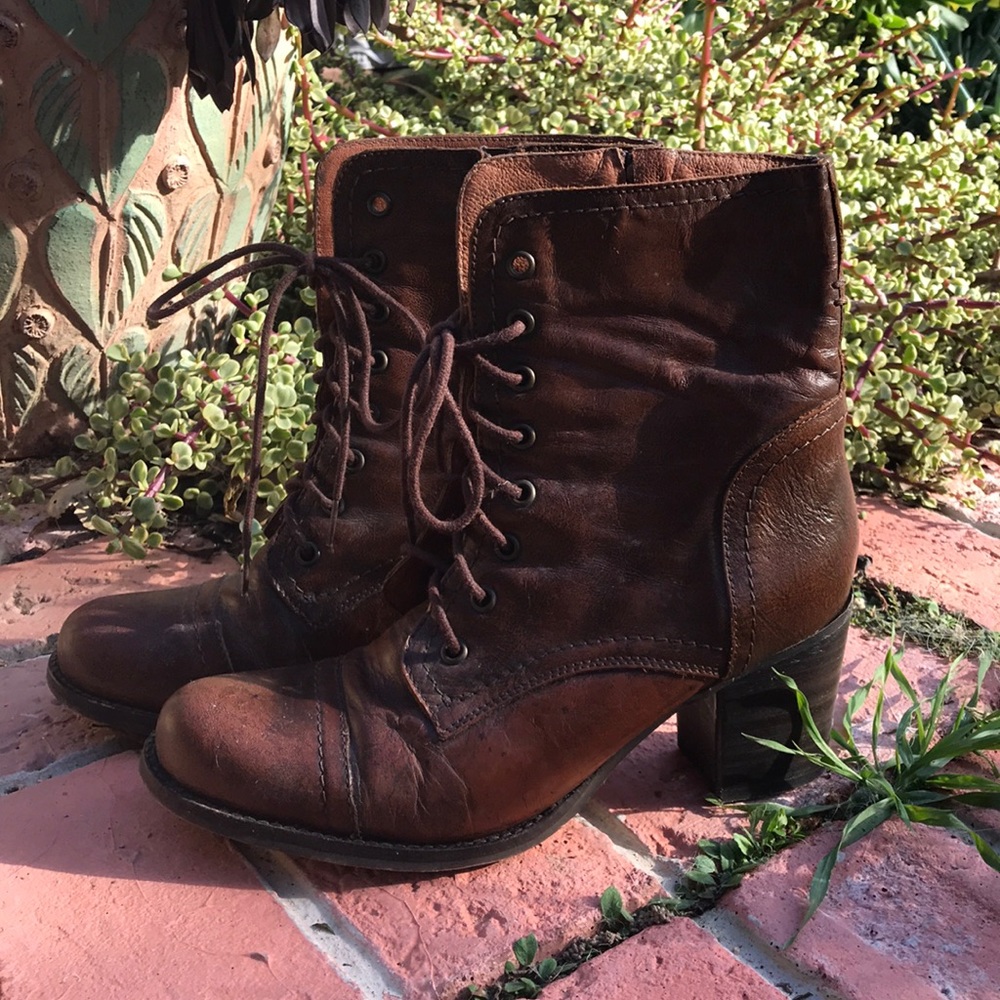 Steve Madden boots